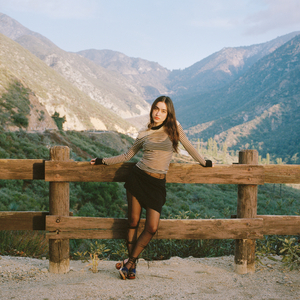 插入美女老师的穴
